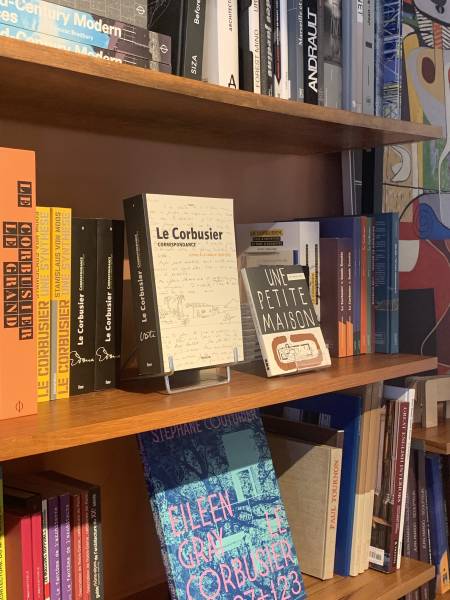 Corner Book chez Maison Mirbel au Corbusier