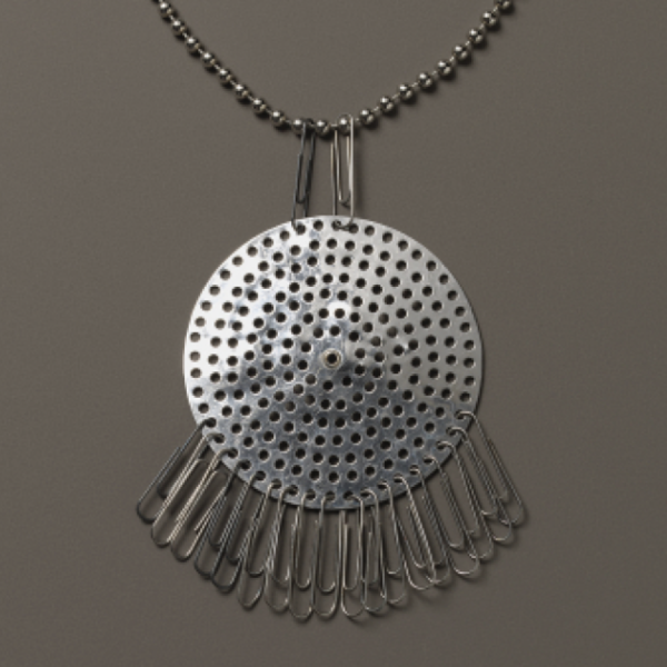 Collier Anni Albers chez Maison Mirbel à Marseille.